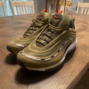 97’ Air Max Undefeated. Barely worn, great condition. No box.